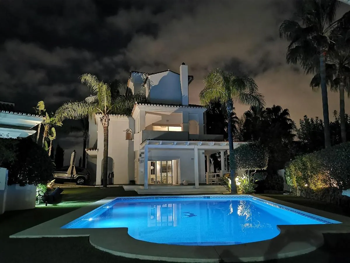 Villa Atalaya: Luxury Marbella Retreat Near Golf and Beach Estepona