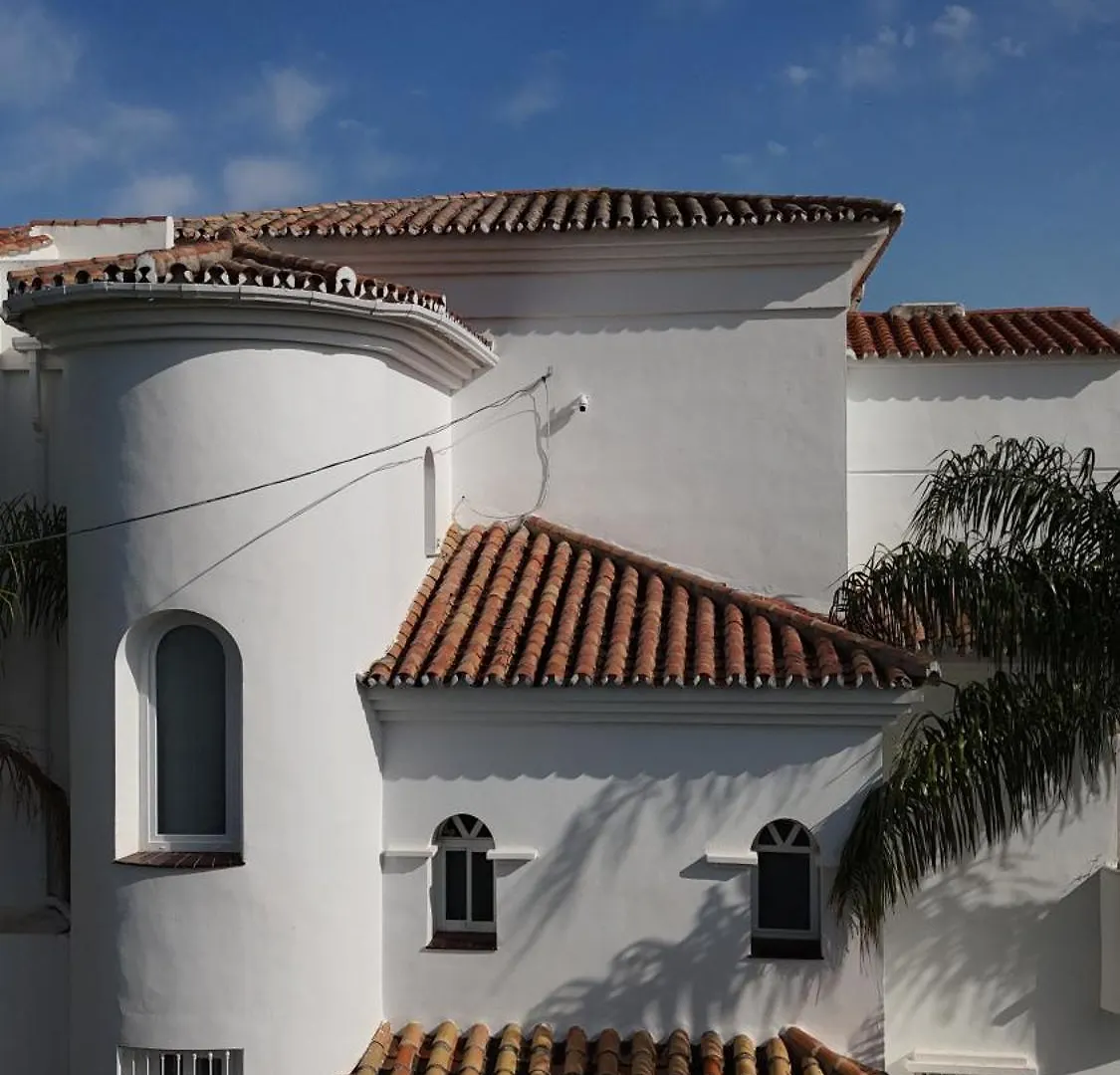 Villa Atalaya: Luxury Marbella Retreat Near Golf and Beach Estepona