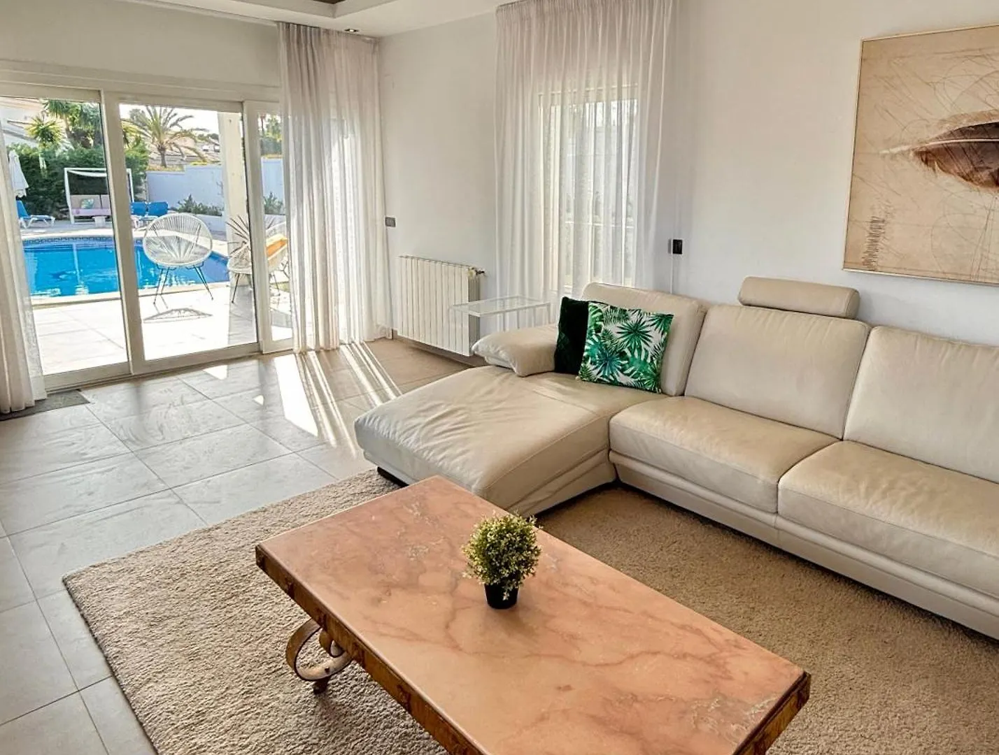 Villa Atalaya: Luxury Marbella Retreat Near Golf and Beach Estepona