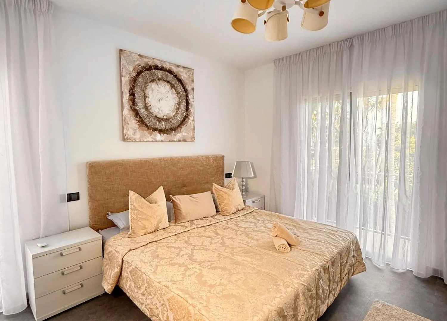 Villa Atalaya: Luxury Marbella Retreat Near Golf and Beach Estepona