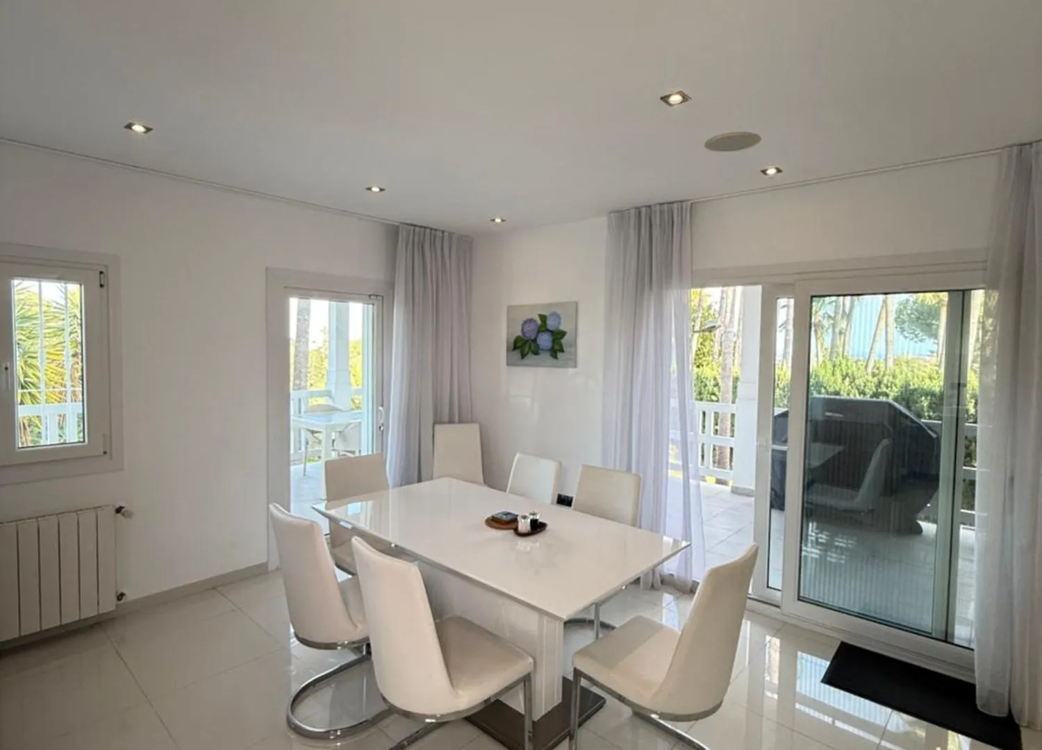 Villa Atalaya: Luxury Marbella Retreat Near Golf and Beach Estepona