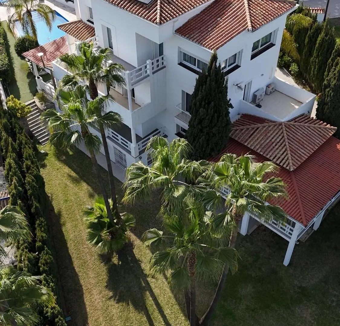 Villa Atalaya: Luxury Marbella Retreat Near Golf and Beach Estepona