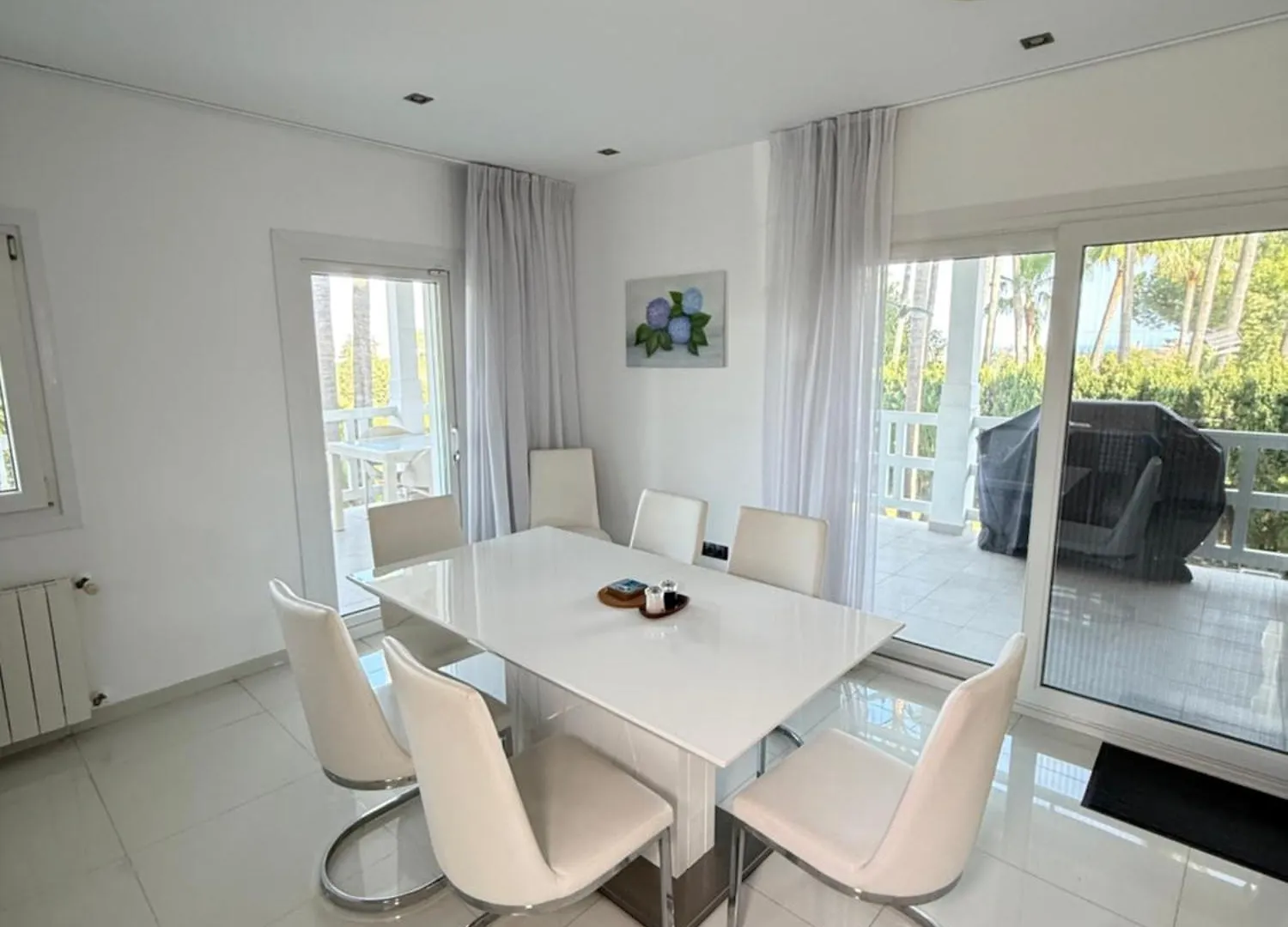 Villa Atalaya: Luxury Marbella Retreat Near Golf and Beach Estepona