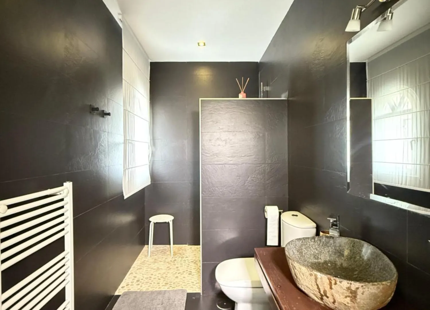 Villa Atalaya: Luxury Marbella Retreat Near Golf and Beach Estepona