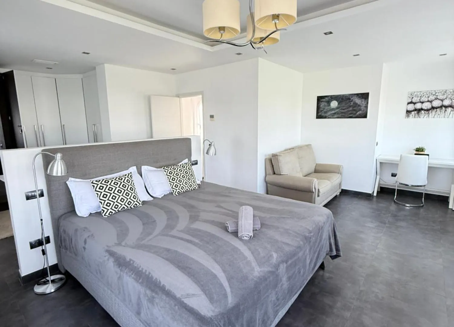 Villa Atalaya: Luxury Marbella Retreat Near Golf and Beach Estepona